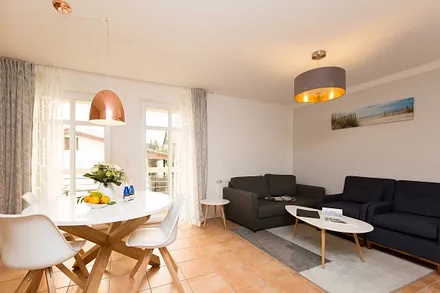 Wohnbereich mit Esstisch