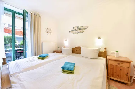 Schlafzimmer mit Terrassenzugang