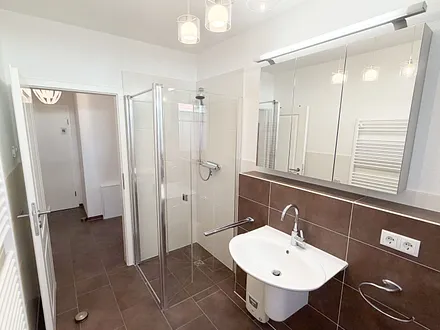 Ferienwohnung Nr. 05 LEON - Badezimmer