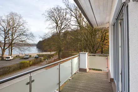 Balkon mit Seeblick