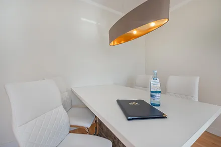 Esstisch mit Platz für 4 Personen