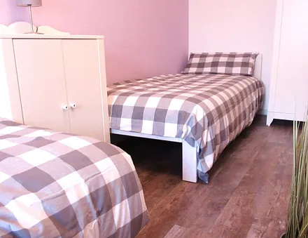 Schlafzimmer mit 2 Einzelbetten