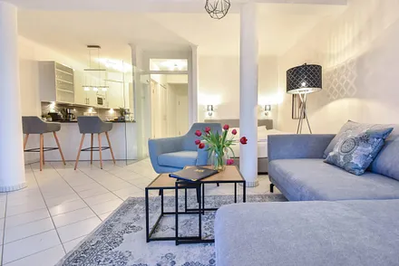 kombinierter Wohn- & Schlafraum