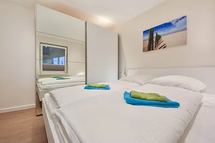 Schlafzimmer mit Doppelbett