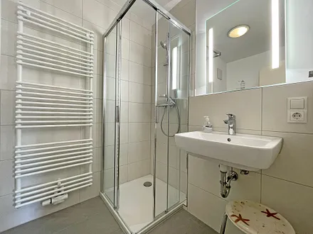 Badezimmer mit Dusche