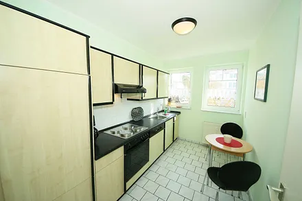 Küche mit allem was zum Kochen benötigt wird