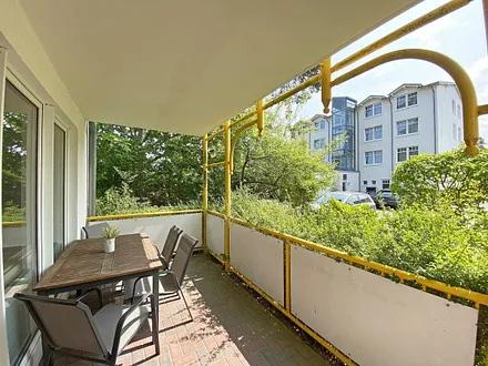 bestuhlter Balkon (Süd)