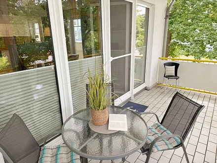 Bestuhlter Balkon