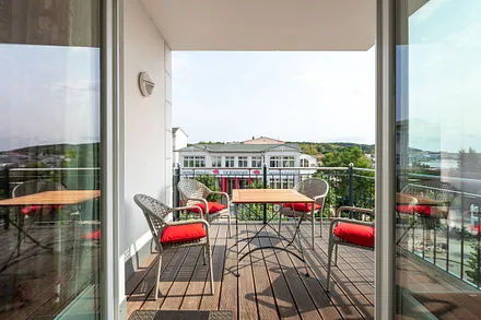 Ausblick vom Balkon auf die Wilhelmstraße