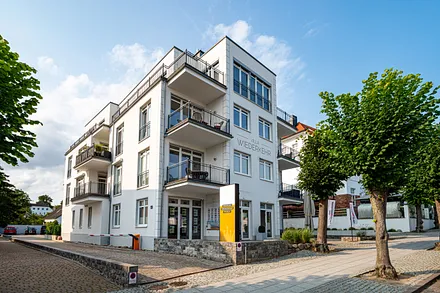 seitlicher Blick zur Villa Wiederkehr