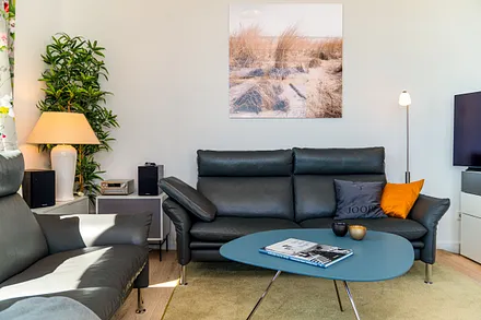 Wohnbereich mit zwei Couchen
