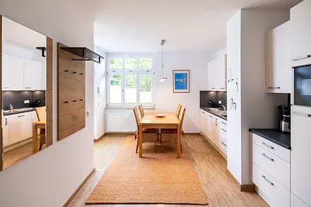 Blick zu Essen und Küche