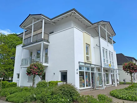 seitlicher Blick auf die Villa Salus