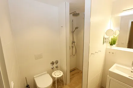 Badezimmer mit Waschbecken