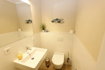 Gäste-WC mit Waschtisch