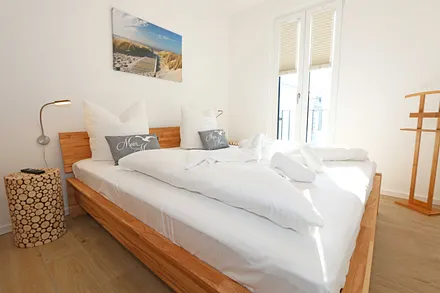 Schlafzimmer mit Doppelbett