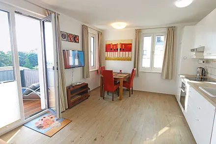 Esstisch mit Stühlen