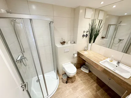 modernes Duschbad