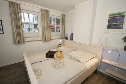 2. Schlafzimmer mit Doppelbett