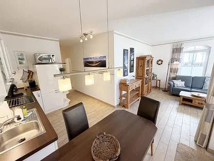 gemütlicher Wohnbereich mit Essbereich