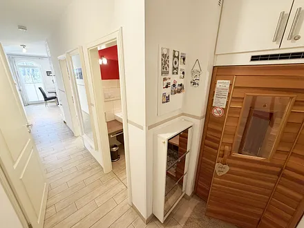 Flurbereich mit Sauna