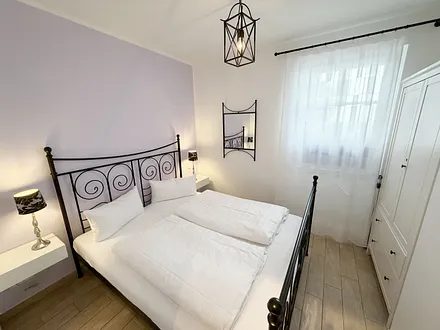 2. Schlafzimmer mit Doppelbett