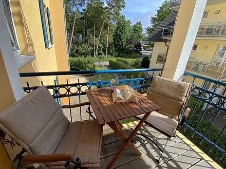 2 Balkone (ein Balkon überdacht - Loggia) - mit Morgensonne