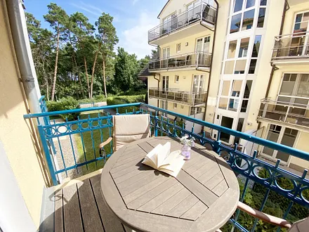 Kurparkresidenz Baabe Whg. 08  - Balkon zur Seite