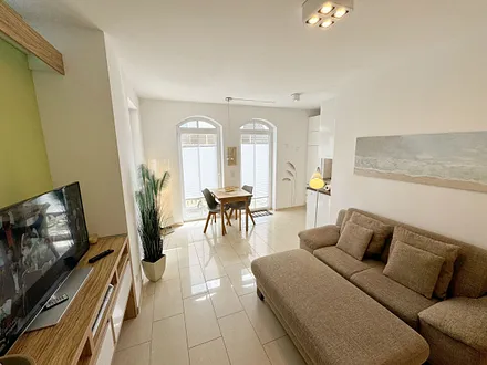 Kurparkresidenz Baabe WE 13 - Couchbereich mit TV