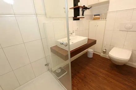 Badezimmer mit Waschbecken