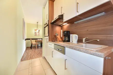 Küchenzeile mit Geschirrspüler