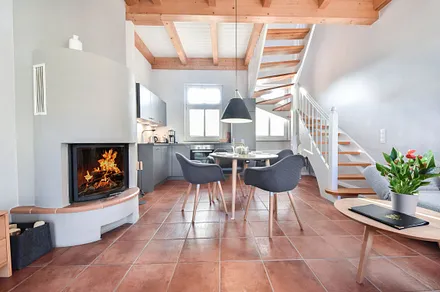 Wohnbereich mit Kamin