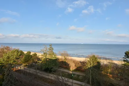 Blick auf Ostsee und Promenade