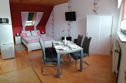 Schlaf und Essbereich