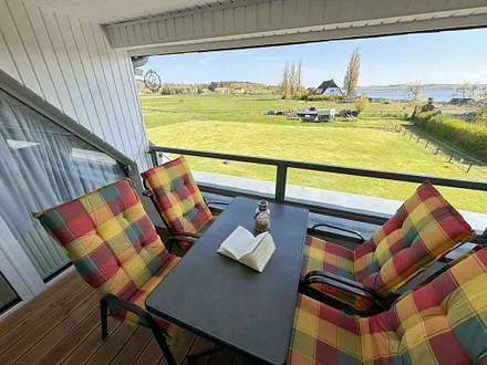 überdachter Balkon