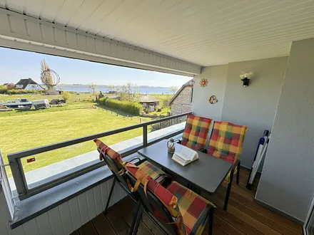 Balkon mit Blick auf den Bodden und Gager