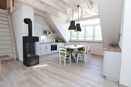 großer Esstisch für 6 Personen