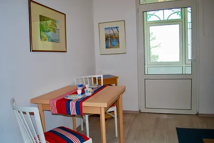 Blick auf den Essplatz und zur Loggia