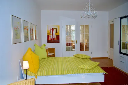 Blick von der Loggia in den Schlafraum 