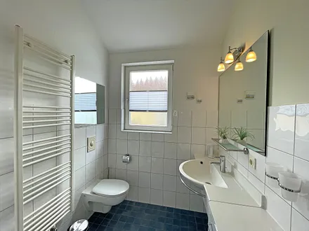 Badezimmer mit Waschbecken