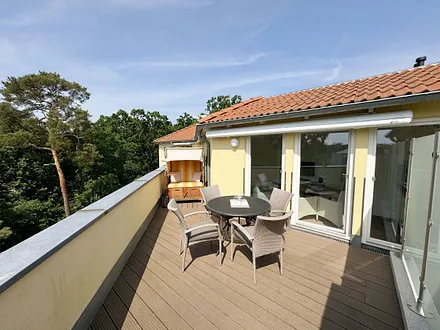 bestuhlte Dachterrasse