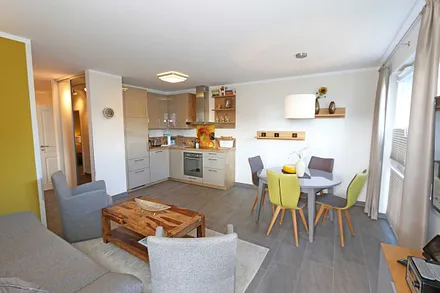 kombinierter Wohn-/Koch- und Essbereich