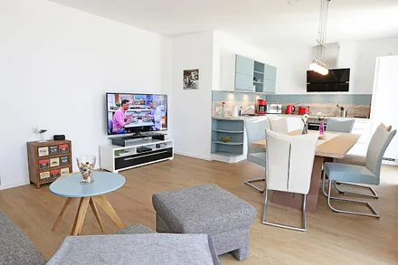 Wohnbereich mit Sitzecke,Couch ,Couchtisch,Leselampe,Smart-TV,DAB Radio,Heimkino mit LG 4K Laser Beamer und 100 Zoll Bilddiagonale,Quadral DTS 5.1 Soundsystem, Blu-Ray-Player,Hifi-Anlage mit Bluetooth