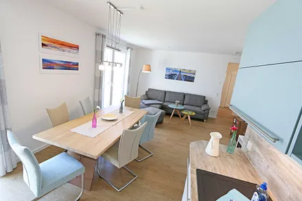 großzügiger Essbereich für 5 Erwachsene