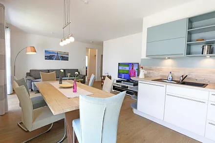 großzügiger Essbereich für 5 Erwachsene