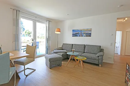 Wohnbereich mit Sitzecke,Couch ,Couchtisch,Leselampe,Smart-TV,DAB Radio,Heimkino mit LG 4K Laser Beamer und 100 Zoll Bilddiagonale,Quadral DTS 5.1 Soundsystem, Blu-Ray-Player,Hifi-Anlage mit Bluetooth