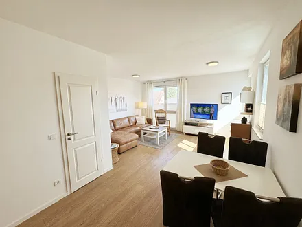 Blick auf den kombinierten Ess und- Wohnbereich