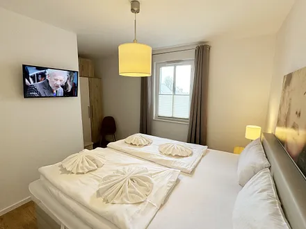 Schlafzimmer mit TV