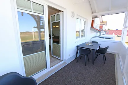 Balkonbestuhlung der WE C 13