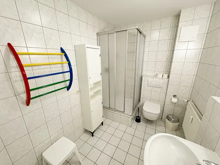 Badezimmer mit Dusche